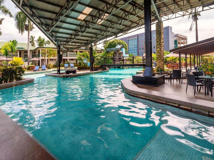 Pool at the resort hotel in Nadi