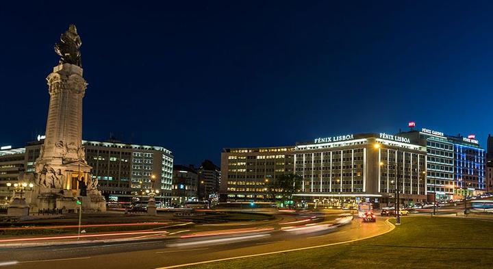 Hotel by Marquês de Pombal square in Lisbon at night